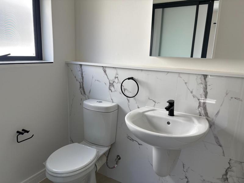 To Let 1 Bedroom Property for Rent in Richwood Western Cape